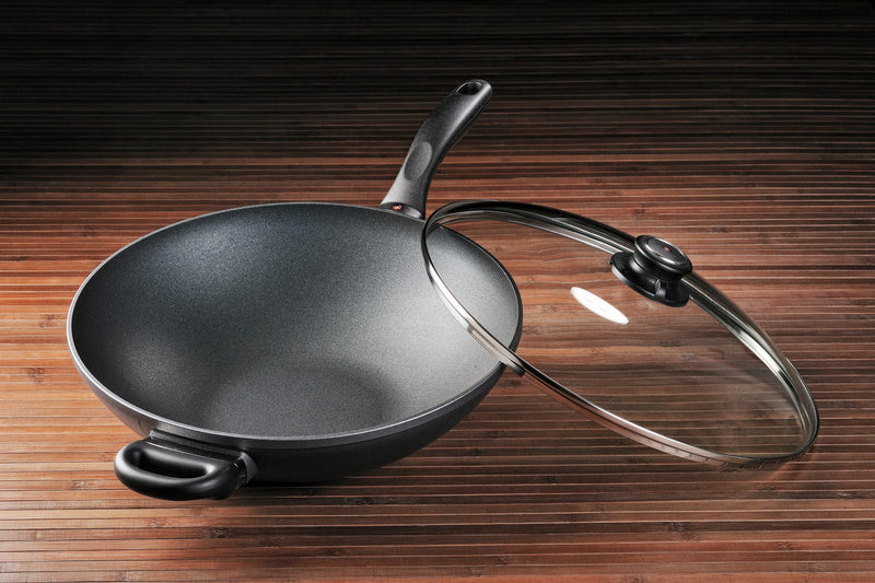 Swiss Diamond HD Nonstick Wok + rack 32 x 9.5cm 5L (15cm Flat Solid Base) with Glass vented Lid