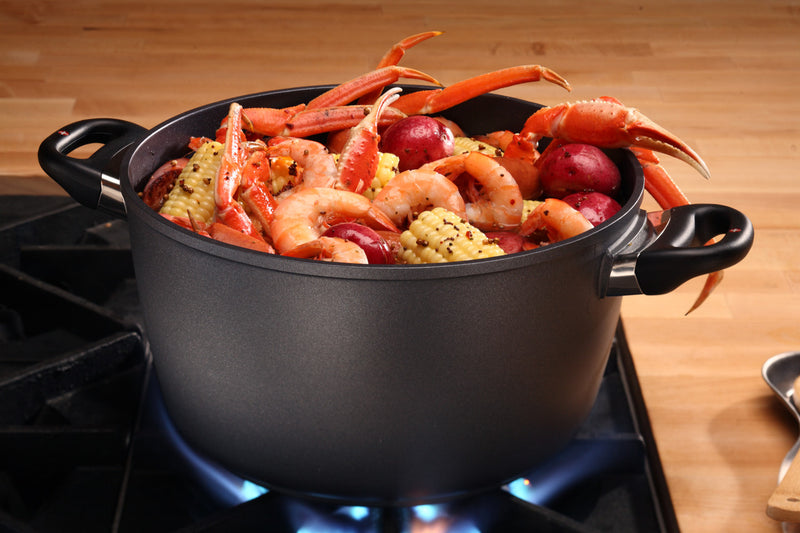 Swiss Diamond HD 28cm x 15cm 8L Nonstick Casserole Stock Pot with Glass Lid