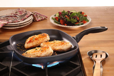 HD Nonstick SQUARE Frypan 28x28x4cm with **Bonus**  LID!